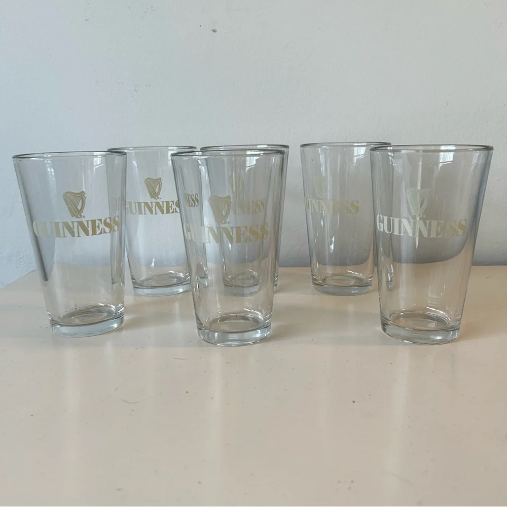 Guinness Beer Pint Glasses Set =2